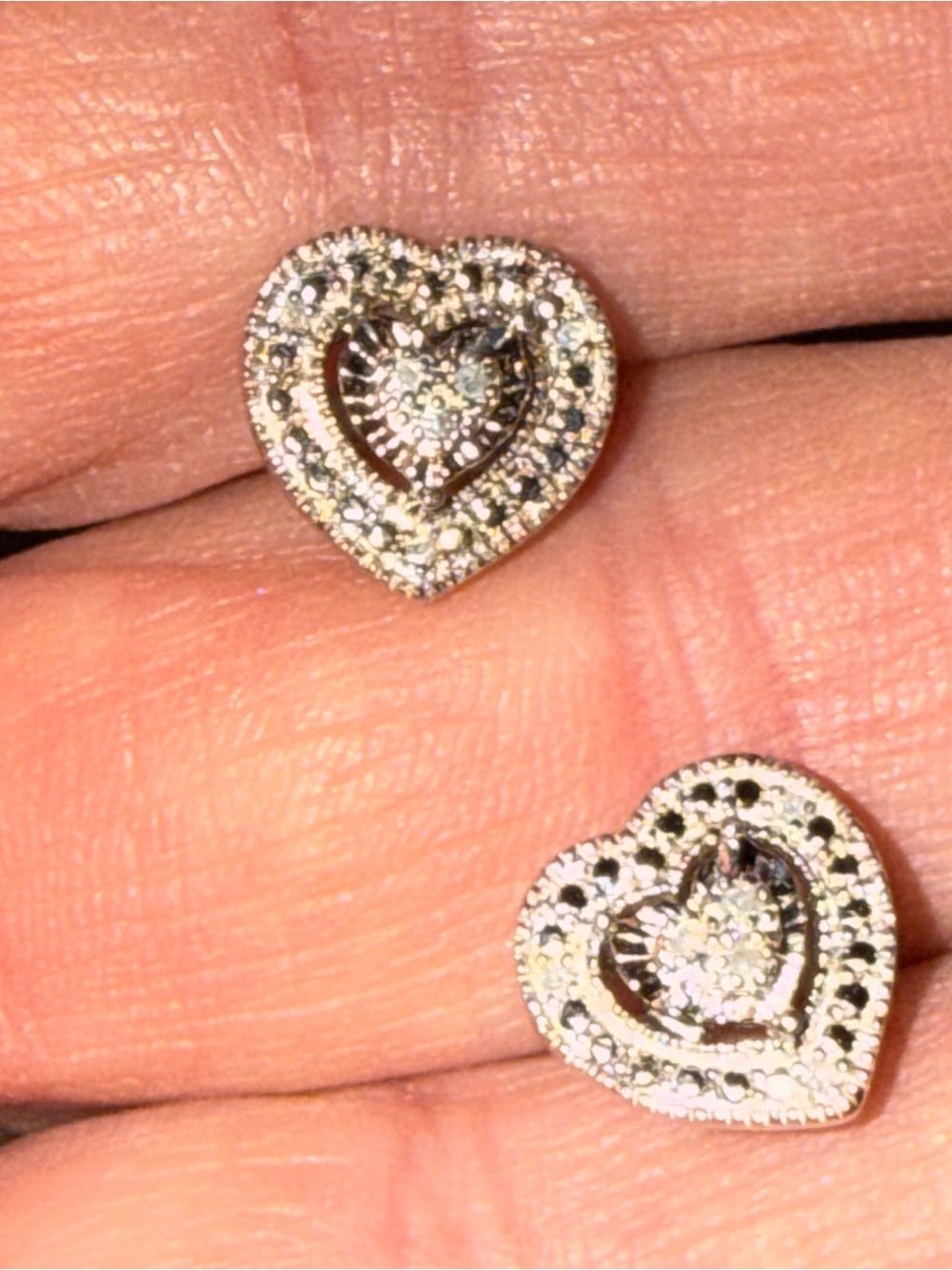 Vintage Heart Halo Stud Earrings in Silver with Pavé diamonds - Picture 11 of 15